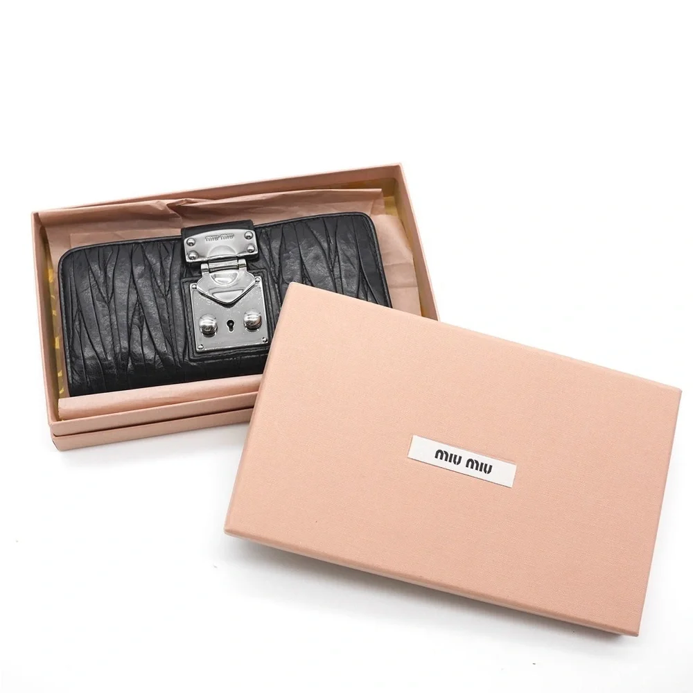 🍓MIUMIU Distressed Wallet